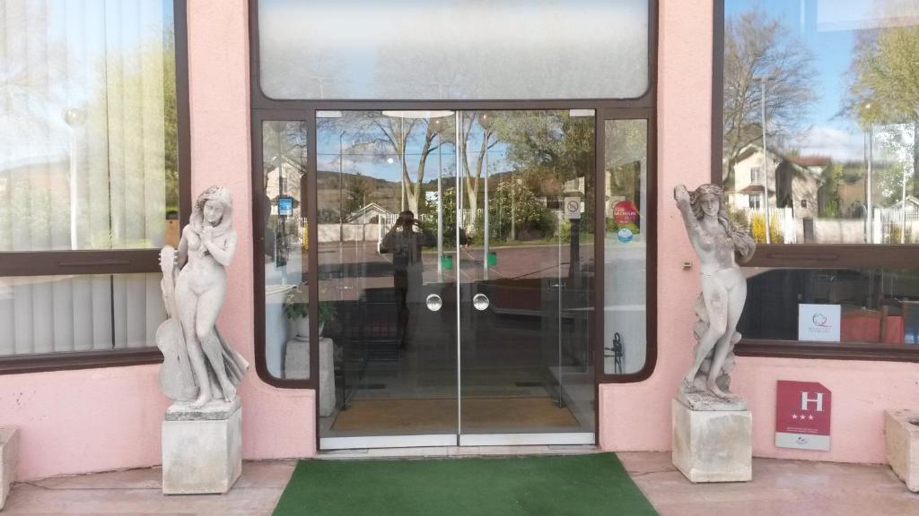 Inter-Hotel La Closerie Beaune Zewnętrze zdjęcie