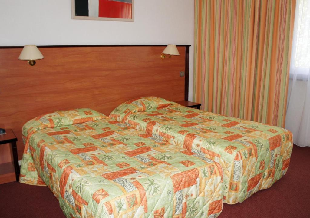 Inter-Hotel La Closerie Beaune Pokój zdjęcie